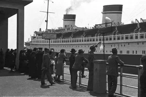 Rare Historical Photos: Glimpses of European Life 100 Years Ago - image 6