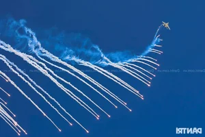 Stunning Gallery: SU-30MK2 Fighter Jets Light Up Ho Chi Minh City Sky - image 7