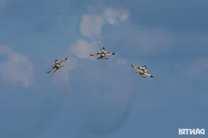 Stunning Gallery: SU-30MK2 Fighter Jets Light Up Ho Chi Minh City Sky - image 17