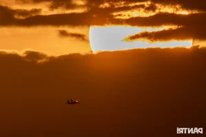 Stunning Gallery: SU-30MK2 Fighter Jets Light Up Ho Chi Minh City Sky - image 5