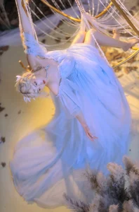 Yituyu Ice Princess Yizi Yiii: Ethereal Winter Fashion Photography - image 1