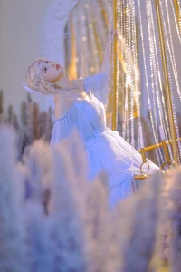 Yituyu Ice Princess Yizi Yiii: Ethereal Winter Fashion Photography - image 4