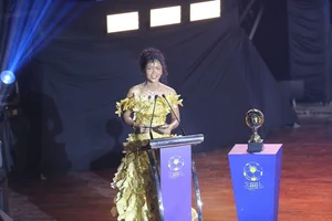 Nguyen Xuan Son Celebrates Winning Best Foreign Player Award of 2024 - image 6
