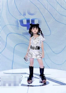 Young Doll-Faced Girl Sparks Discussion Over Early Makeup Habits - image 12