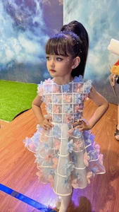 Young Doll-Faced Girl Sparks Discussion Over Early Makeup Habits - image 11