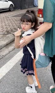 Young Doll-Faced Girl Sparks Discussion Over Early Makeup Habits - image 9