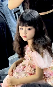 Young Doll-Faced Girl Sparks Discussion Over Early Makeup Habits - image 0