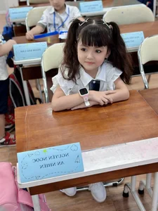 Young Doll-Faced Girl Sparks Discussion Over Early Makeup Habits - image 4