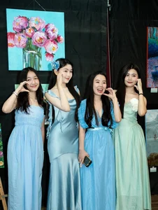 Quyen Linh's Daughter Shares Then-And-Now Photos With Close Friends - image 0