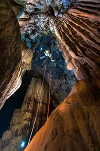 Vietnam Unveils a Stunning 3,000m Long Cave Featuring a Breathtaking 'Stalactite Palace' - image 2
