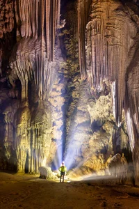 Vietnam Unveils a Stunning 3,000m Long Cave Featuring a Breathtaking 'Stalactite Palace' - image 5