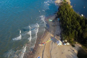 Escape to Ho Coc Beach: Vietnam’s Pristine Coastal Paradise and Ultimate Outdoor Movie Studio - image 8