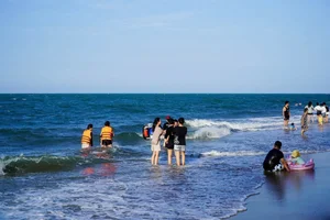 Escape to Ho Coc Beach: Vietnam’s Pristine Coastal Paradise and Ultimate Outdoor Movie Studio - image 7