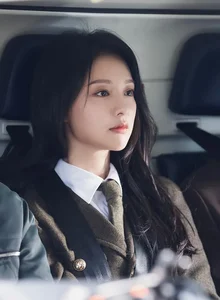 The Stunning Visual Evolution of Kim Ji Won: From Natural Beauty to Queen of Tears - image 6