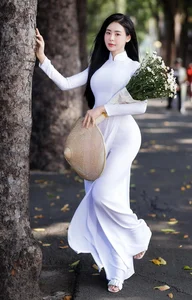 Stunning Bikini Fashion Showcase Featuring Nguyen Phuong Trang and Her Sister - image 8