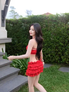 DJ Mie Stuns in Traditional Thai Dress During Thailand Getaway - image 2