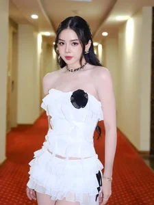 DJ Mie Stuns in Traditional Thai Dress During Thailand Getaway - image 4