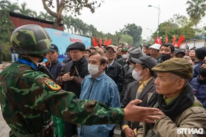 Massive Public Interest as Thousands Queue Early to Experience the Vietnam International Defense Expo - image 7