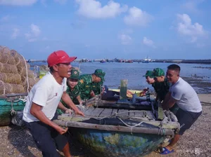 Coastal Islands Rush Emergency Preparations as Super Typhoon Yagi Approaches - image 4