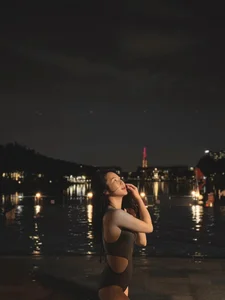 Singer Huong Tram Showcases Stunning Western-Style Swimwear and Body Confidence - image 10