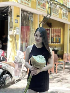 Singer Huong Tram Showcases Stunning Western-Style Swimwear and Body Confidence - image 12
