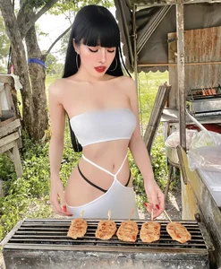 Stunning Influencer Turns Heads with Her Bold and Stylish Summer BBQ Outfit - image 3