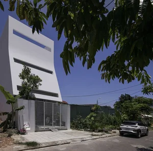Stunning Fluid Architecture: The Flowing River House Design Captivates Da Nang - image 4