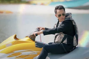 Meet the Beautiful, Supportive Wife of Olympia Host Pham Ngoc Huy - image 19