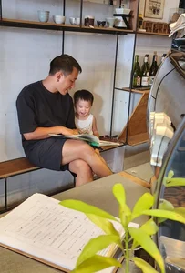 Meet the Beautiful, Supportive Wife of Olympia Host Pham Ngoc Huy - image 10