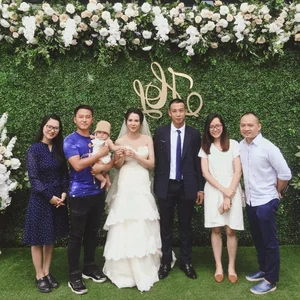 Meet the Beautiful, Supportive Wife of Olympia Host Pham Ngoc Huy - image 12