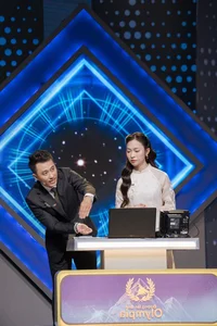 Meet the Beautiful, Supportive Wife of Olympia Host Pham Ngoc Huy - image 18