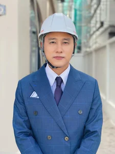 Meet the Beautiful, Supportive Wife of Olympia Host Pham Ngoc Huy - image 21