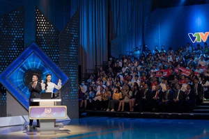 Meet the Beautiful, Supportive Wife of Olympia Host Pham Ngoc Huy - image 6