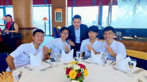 Meet the Beautiful, Supportive Wife of Olympia Host Pham Ngoc Huy - image 4
