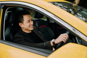 Meet the Beautiful, Supportive Wife of Olympia Host Pham Ngoc Huy - image 24