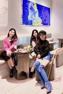 Quyen Linh Daughter Lo Lem Shines Next to Beauty Queens - image 5