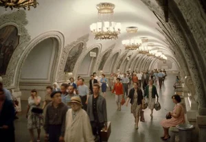 Rare Visual Chronicles: Capturing Everyday Life in the Soviet Union Decades Ago - image 10