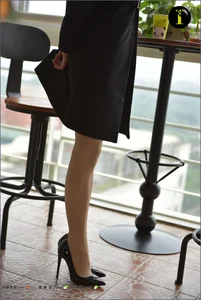 IESS 019 Xiao Liu: Classic Nude Oil Shiny Stockings Volume 2 - image 2