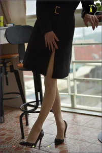 IESS 019 Xiao Liu: Classic Nude Oil Shiny Stockings Volume 2 - image 13
