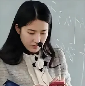 Viral University Lecturer Stuns Internet with Liu Yifei Look - image 6