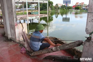 The Ghost Ship of Vinh: The Decay of a Once-Famous Floating Restaurant - image 3