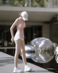 Athleisure Fashion: How Tight Activewear Became the Ultimate Style Trend - image 9