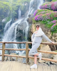 Vietnamese Actress Nhat Kim Anh Visits Her Beloved Son in Can Tho - image 2