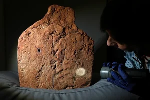 Archaeologists Stunned by Incredible Discovery Inside Ancient Egyptian Tomb - image 1