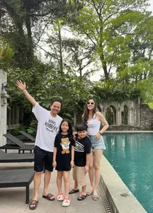 Iconic Beauty’s Stunning Transformation: Mother of Two Keeps Flawless Figure - image 4