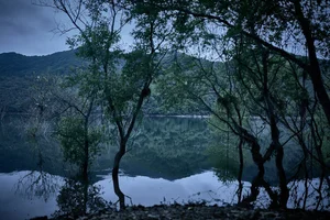 Chilling First Look at Whispering Water: Kim Hye Yoon and Lee Jong Won Star in This Intense New Korean Horror Film Set by a Reservoir - image 7