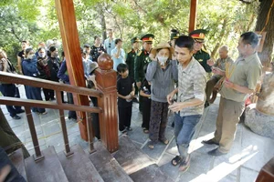Emotional Moments from the Burial of General Vo Nguyen Giap's Wife - image 3