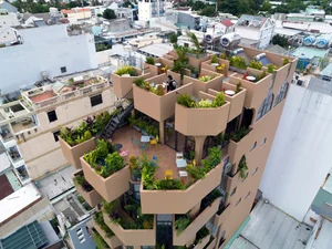 The 'Tropical Forest' Building: A Green Architectural Marvel in Saigon - image 5