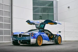 The One-of-a-Kind Pagani Huayra in Breathtaking Pacific Blue: A Masterpiece of Automotive Engineering - image 7