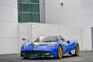 The One-of-a-Kind Pagani Huayra in Breathtaking Pacific Blue: A Masterpiece of Automotive Engineering - image 1